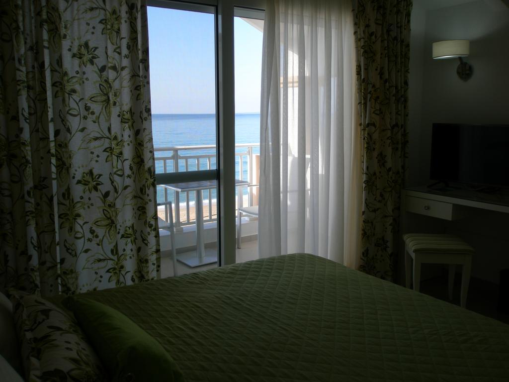 Haris Hotel Apartments And Suites Παραλία Βράχου Δωμάτιο φωτογραφία